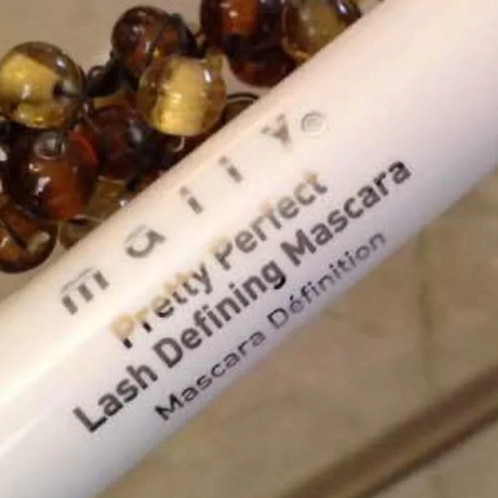 Mally Beauty Disney's Frozen Pretty Perfect Lash Defining Mascara in Black NEW